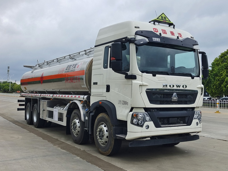 鋁合金運(yùn)油車，運(yùn)油車廠家，楚勝汽車集團(tuán)